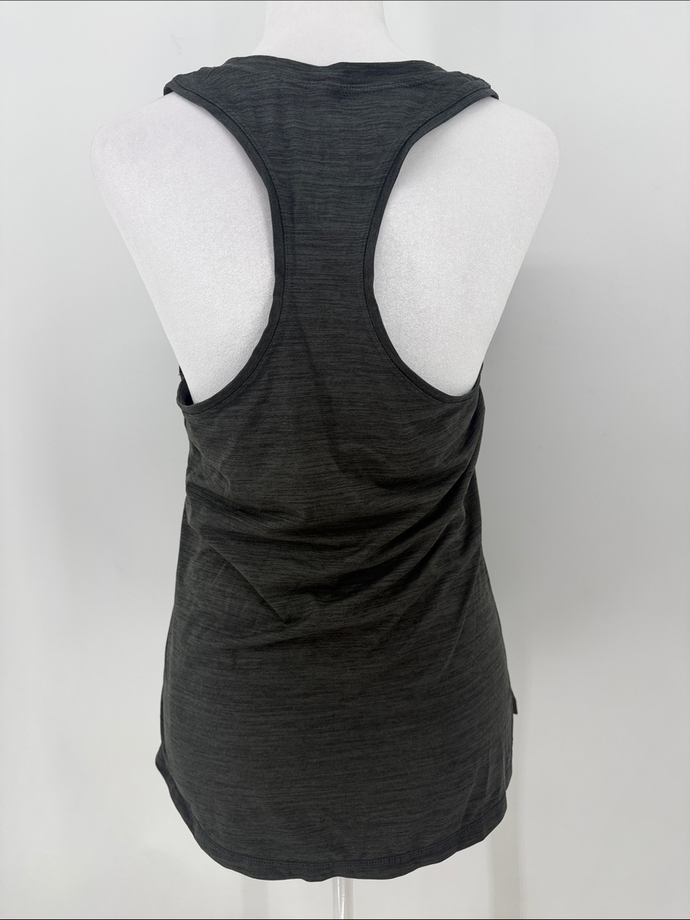 Vuori Women’s Gray Heather Racerback Tank Top Athletic Yoga S/M - Picture 3 of 5
